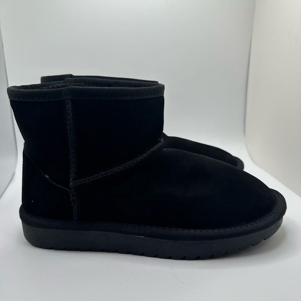 CUSHIONAIRE Women’s Cozy Boot 6.5 WIDE BLACK